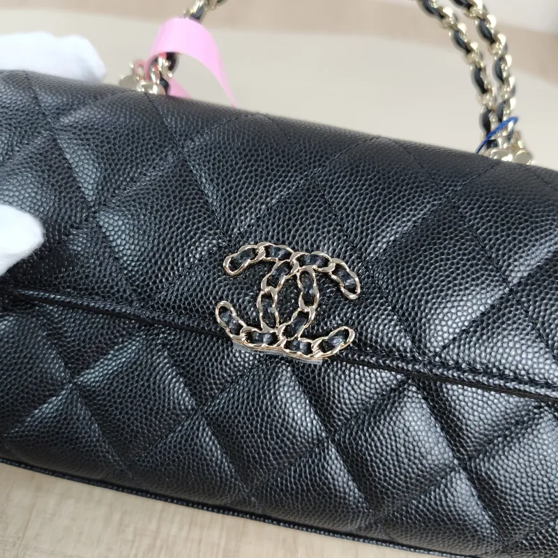 Chanel Crossbody Bag kelly Black Grained Calfskin One Size18 × 4.5 × 10 cm — detail view 7 of 14