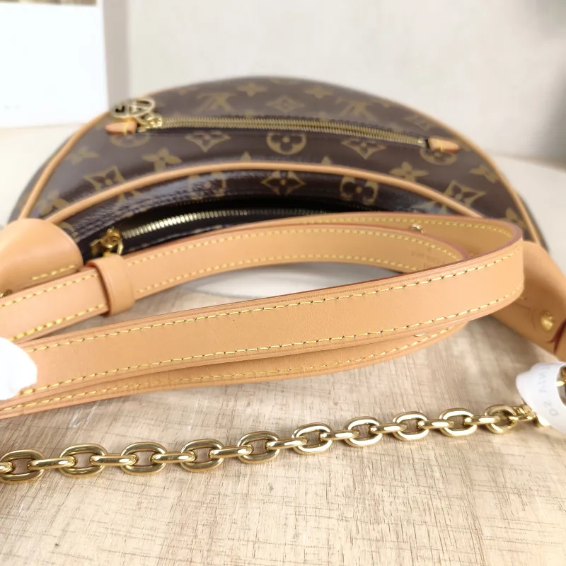 Louis Vuitton Crossbody Bag Loop Monogram PVC Small 23 × 6 × 13 cm — detail view 7 of 12