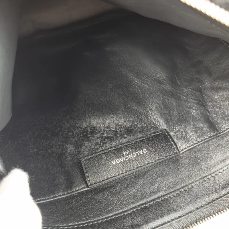 BALENCIAGA Clutch Clutch Black White One Size 33*23 — detail view 2 of 10