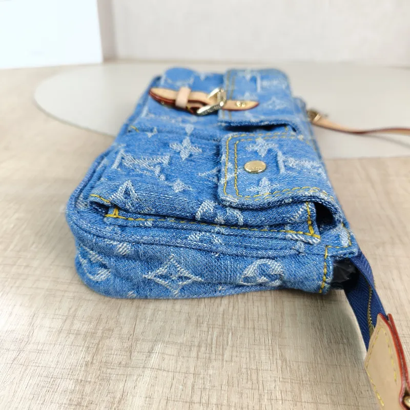 Louis Vuitton Shoulder Bag Pochette Accessories Cargo One Size 23.5 × 3 × 14 cm — detail view 9 of 11