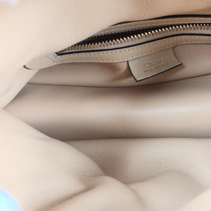 Chloé Shoulder Bag Shoulder Bag Taupe Calfskin One Size 31 × 17 × 14 cm — detail view 6 of 9