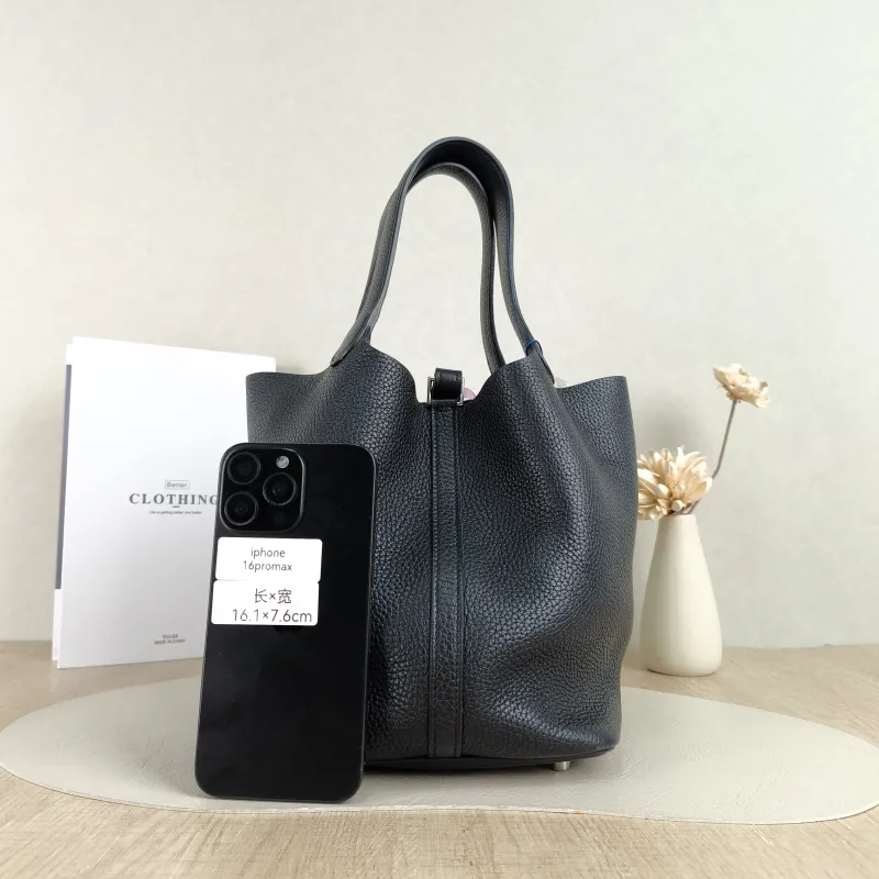 Hermès Top Handle Bag Picotin Lock 22 22 Black TC Calfskin Medium 22 × 18 × 21 cm C — cover view 4 of 5