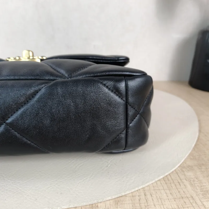 Chanel Crossbody Bag 19Bag Black SL ambskin Small 26 × 9 × 16 cm — detail view 11 of 12