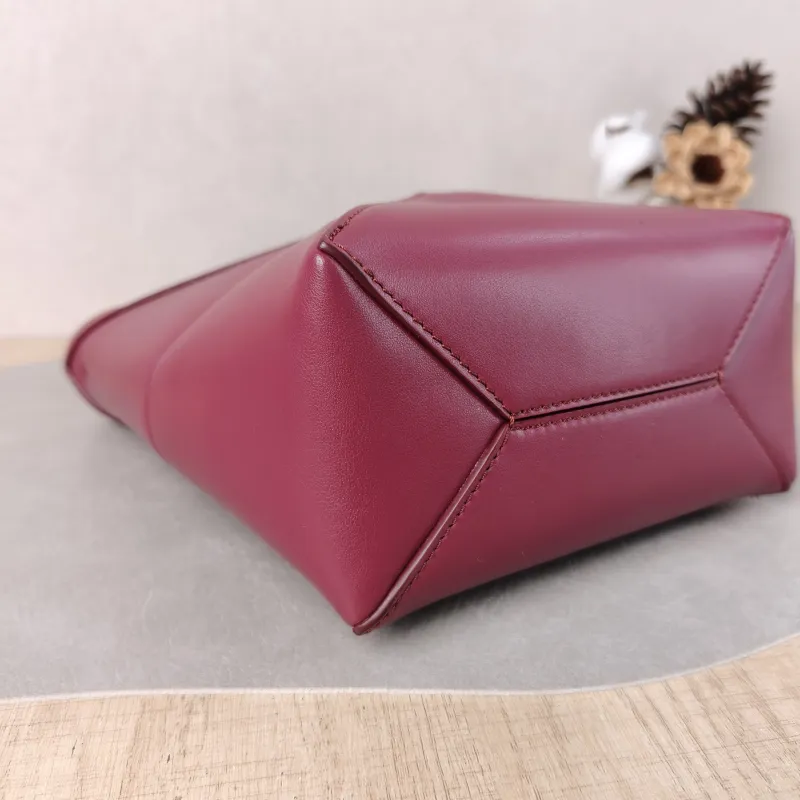 LOEWE Crossbody Bag Puzzle Fold Shopping Tote Red Calfskin Mini 16.5 × 9.5 × 20 cm — detail view 8 of 10