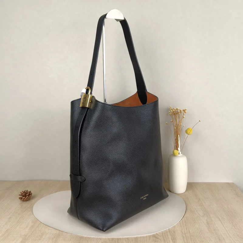 Louis Vuitton Shoulder Bag Low Key Hobo Shoulder Bag Black Calfskin Medium31 × 18 × 35 cm — cover view 6 of 8