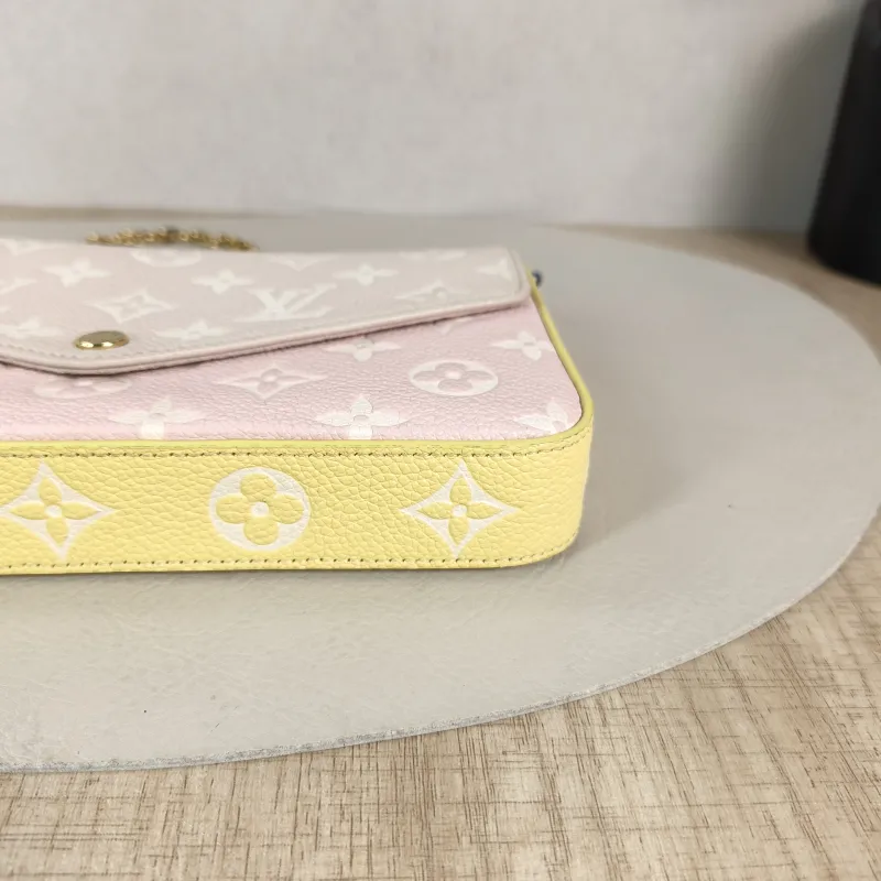 Louis Vuitton Crossbody Bag Pochette Félicie Colorblock Calfskin Small21 × 3 × 12 cm — detail view 13 of 16