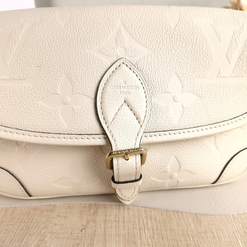 Louis Vuitton Crossbody Bag Diane Baguette Bag White Monogram Empreinte Embossed Calfskin Small 24 × 9 × 15 cm — detail view 2 of 12
