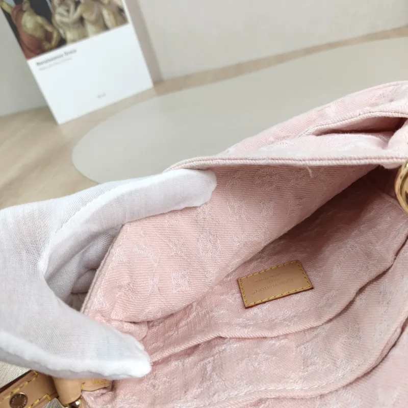 Louis Vuitton Shoulder Bag Sunset Pink One Size 27 × 3 × 18 cm — detail view 6 of 13