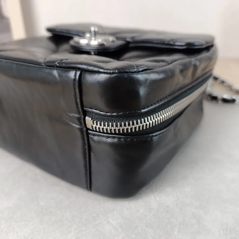 Chanel Crossbody Bag Camera Bag Black Waxed Leather 16.5 × 8.5 × 18 cm 28 — detail view 8 of 12