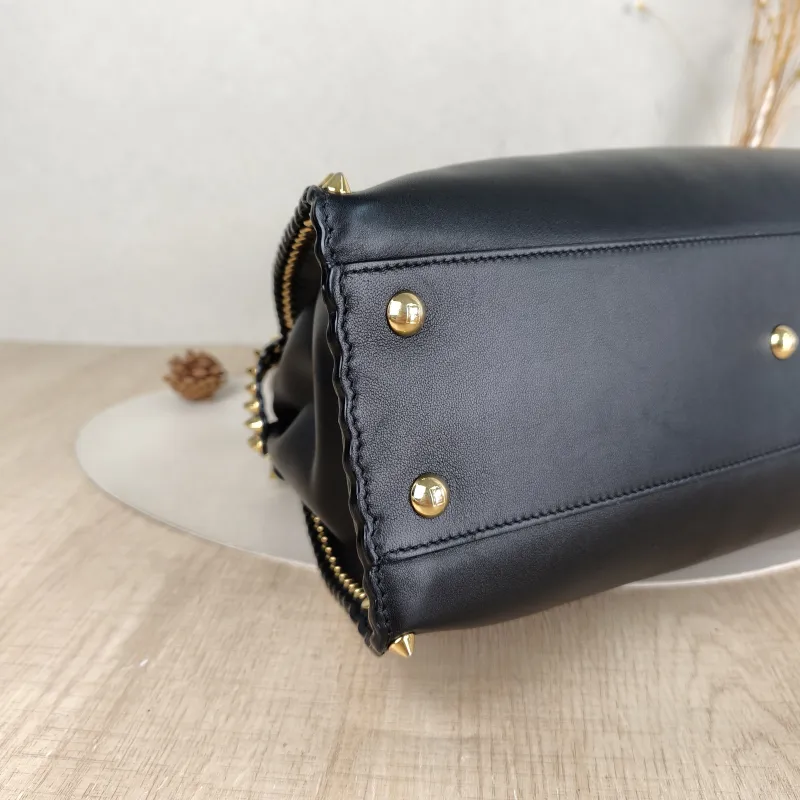 FENDI Crossbody Bagpeekaboo lconic Crossbody Bag Black Calfskin Medium33.5 × 13 × 25.5 cm — detail view 2 of 11