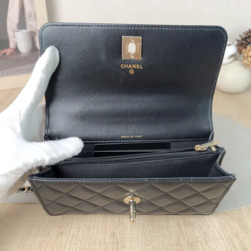 Chanel Crossbody Bag woc Black Lambskin One Size 19 × 6.5 × 10.5 cm — detail view 7 of 10