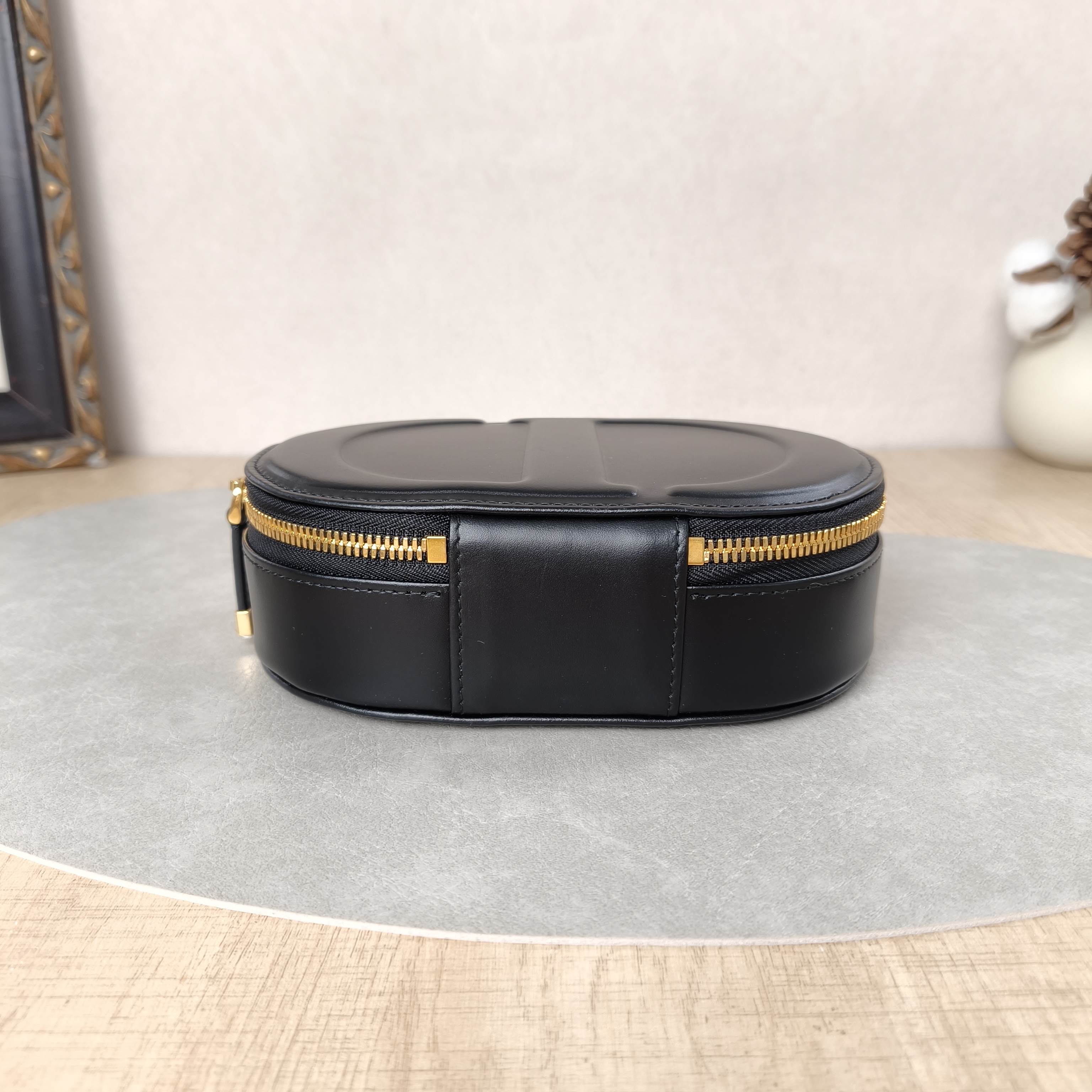 DIOR Shoulder Bag CD Signature Camera Bag Black Calfskin One Size18 × 6.5 × 11 cm — cover view 5 of 5