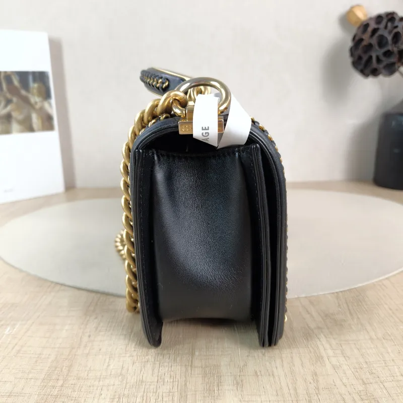 Chanel Crossbody Bag le boy Black Calfskin Medium 25 × 9 × 15 cm — detail view 12 of 12