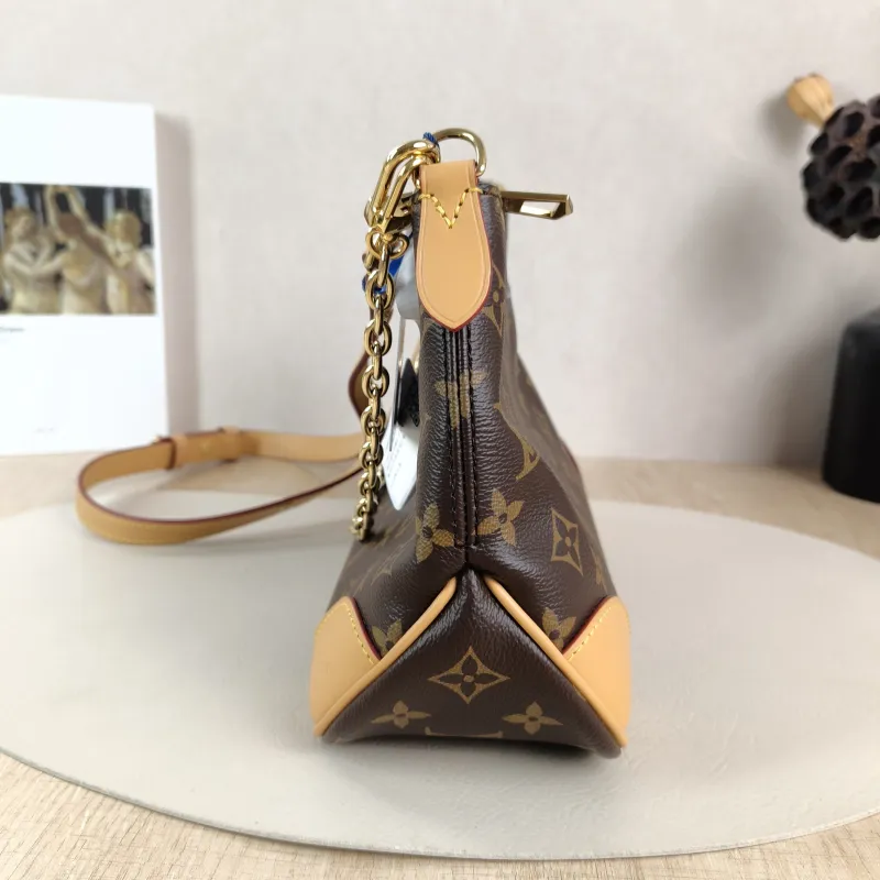 Louis Vuitton Crossbody Bag Boulogne PVC Small 26 × 9.5 × 16 cm — detail view 5 of 11