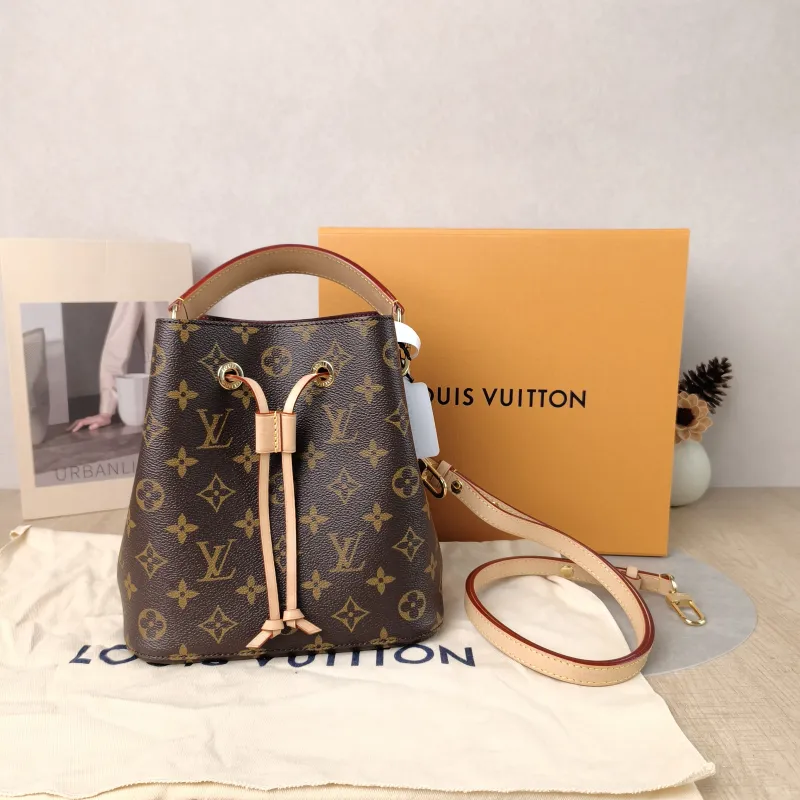 Louis Vuitton Crossbody Bag NÉONOÉ Bucket Bag BB Monogram PVC BB 20 × 13 × 20 cm — cover view 3 of 6