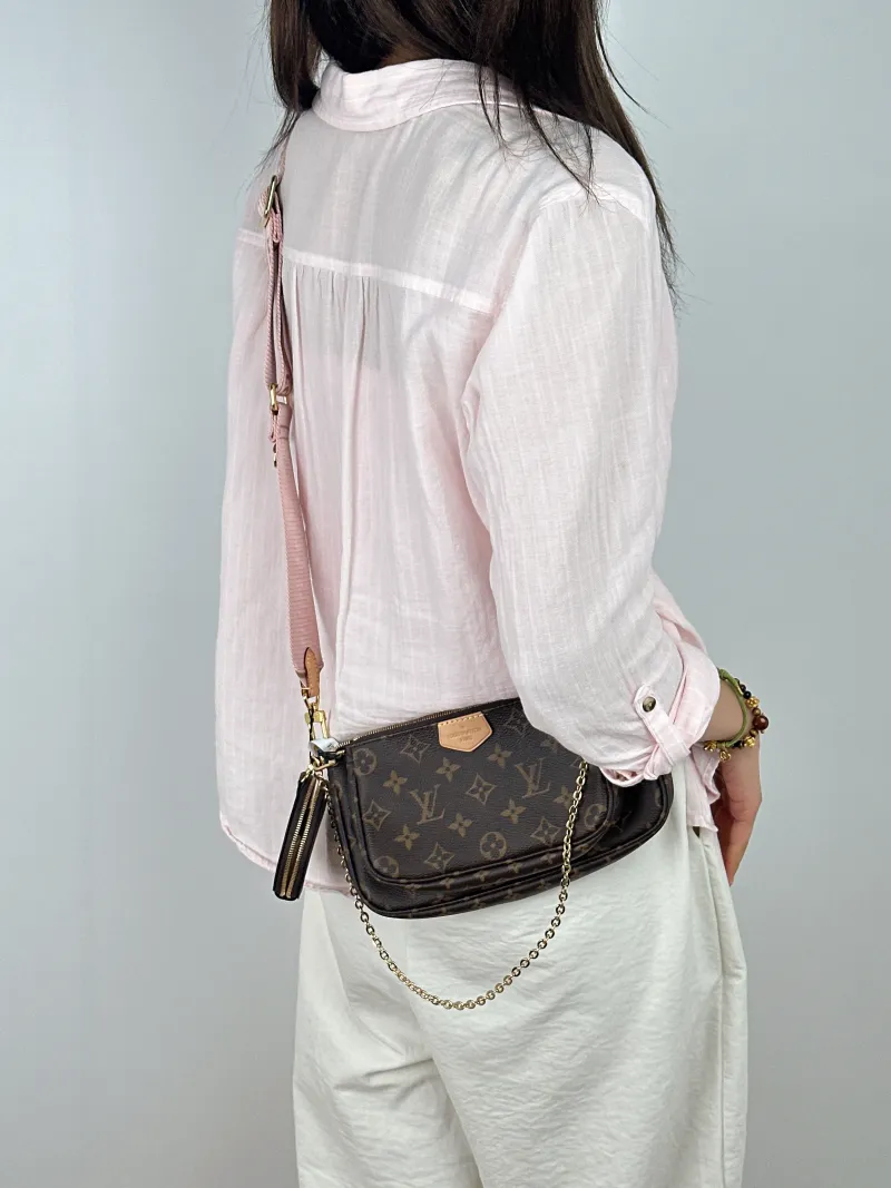 Louis Vuitton Crossbody Bag Multi Pochette Accessoires Shoulder Strap PVC Small24 × 4 × 13.5 cm — on-model view 2 of 2