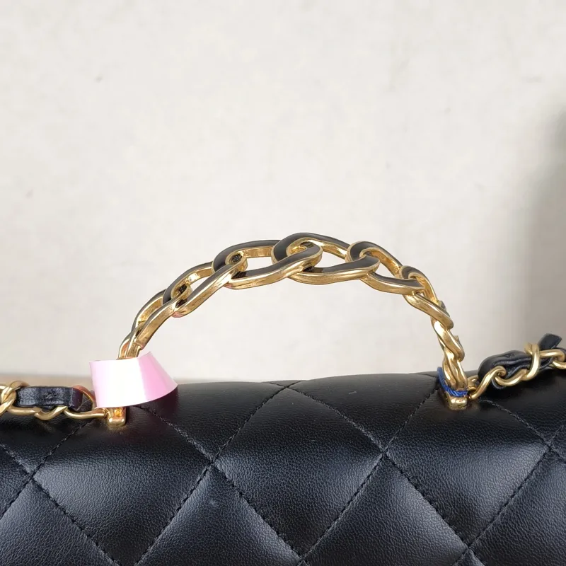 Chanel Crossbody Bag25c Black Lambskin One Size19 × 6 × 14 cm — detail view 15 of 16