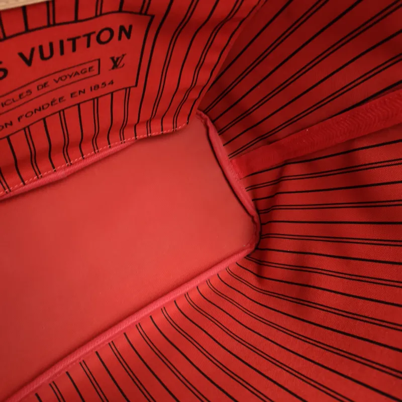 Louis Vuitton Shoulder Bag Monogram PVC Medium 31 × 14 × 28 cm — detail view 10 of 11