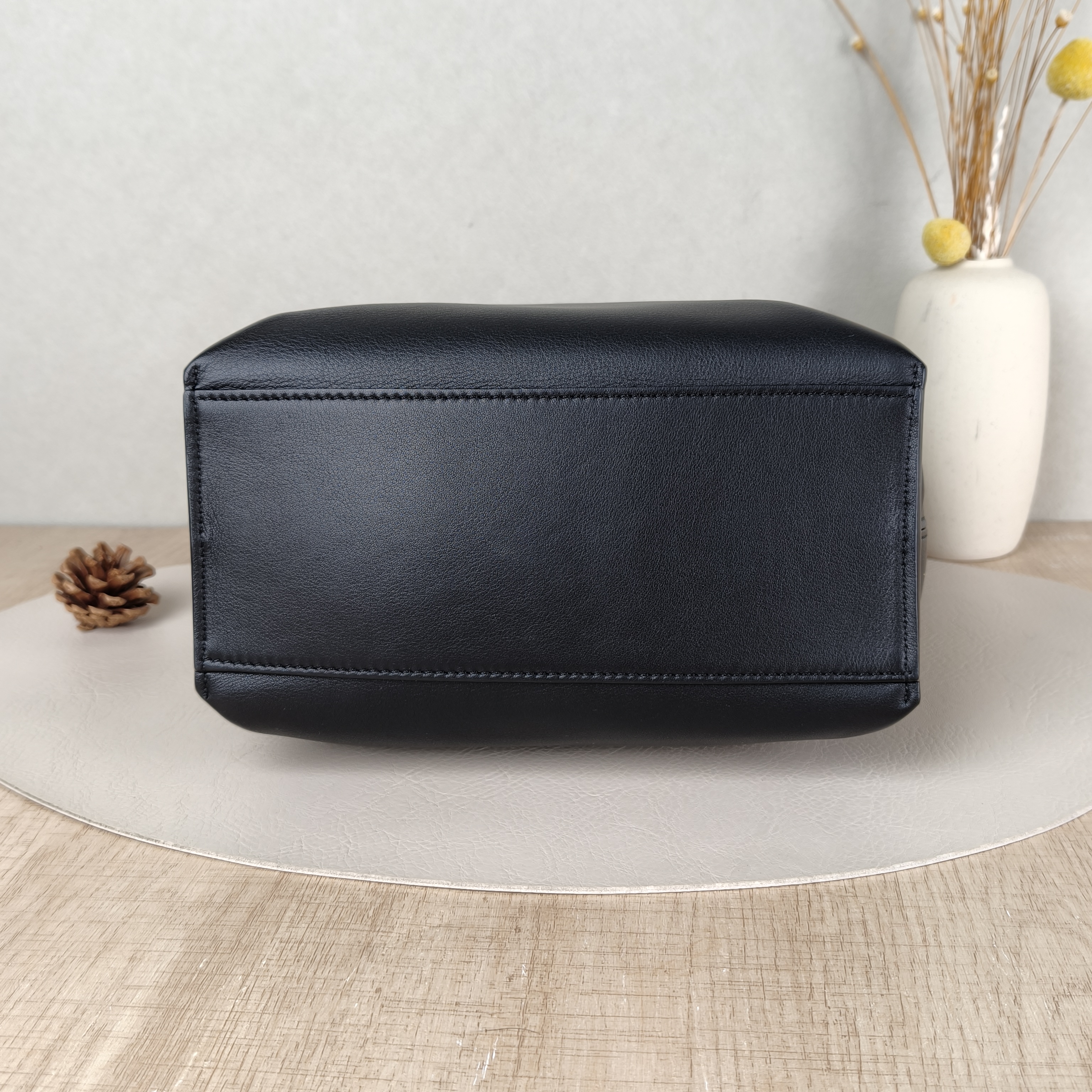 LOEWE Crossbody Bagcubi Crossbody Bag Black Calfskin Small29.5 × 10 × 22 cm — cover view 5 of 5