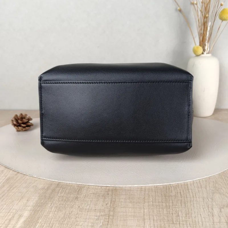 LOEWE Crossbody Bagcubi Crossbody Bag Black Calfskin Small29.5 × 10 × 22 cm — cover view 5 of 5