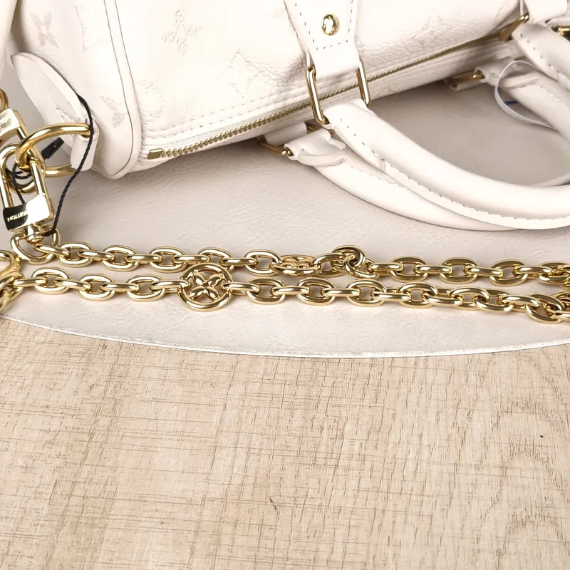 Louis Vuitton Bag — detail view 2 of 14