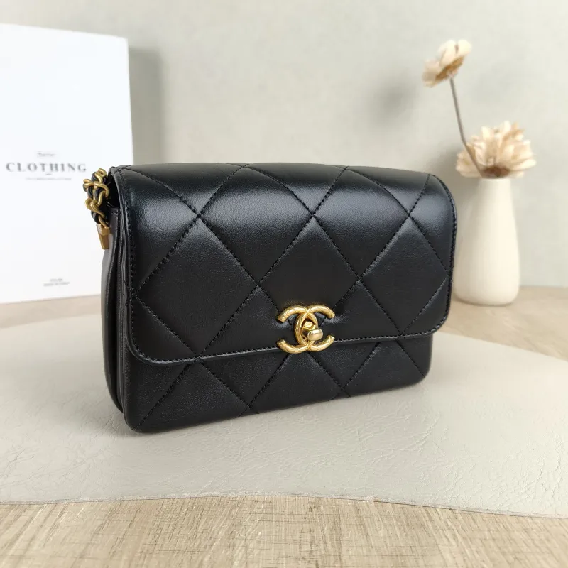 Chanel Crossbody Bag Black Calfskin 19 × 5.5 × 11 cm Microchip Edition — cover view 2 of 5