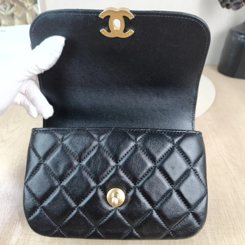 Chanel Crossbody Bag 24s Black Lambskin One Size 18 × 6 × 13 cm — detail view 7 of 13