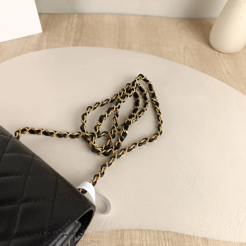 Chanel Crossbody Bag Edition Black Calfskinmini16 × 7 × 15 cm — detail view 10 of 11