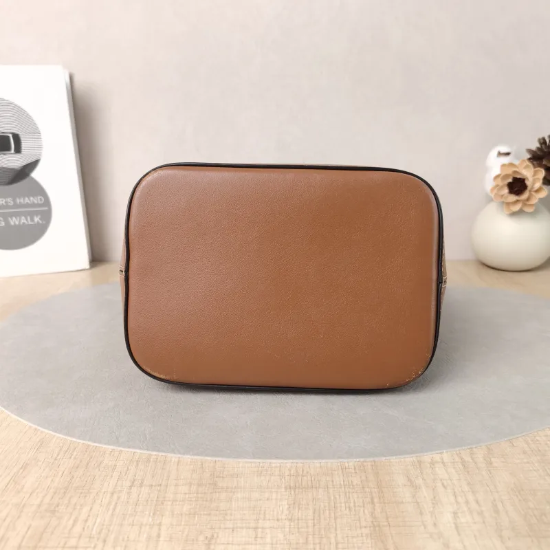 CELINE Shoulder Bag BUCKET TRIOMPHE Bucket Bag Calfskin Small17 × 10 × 22 cm — cover view 3 of 5