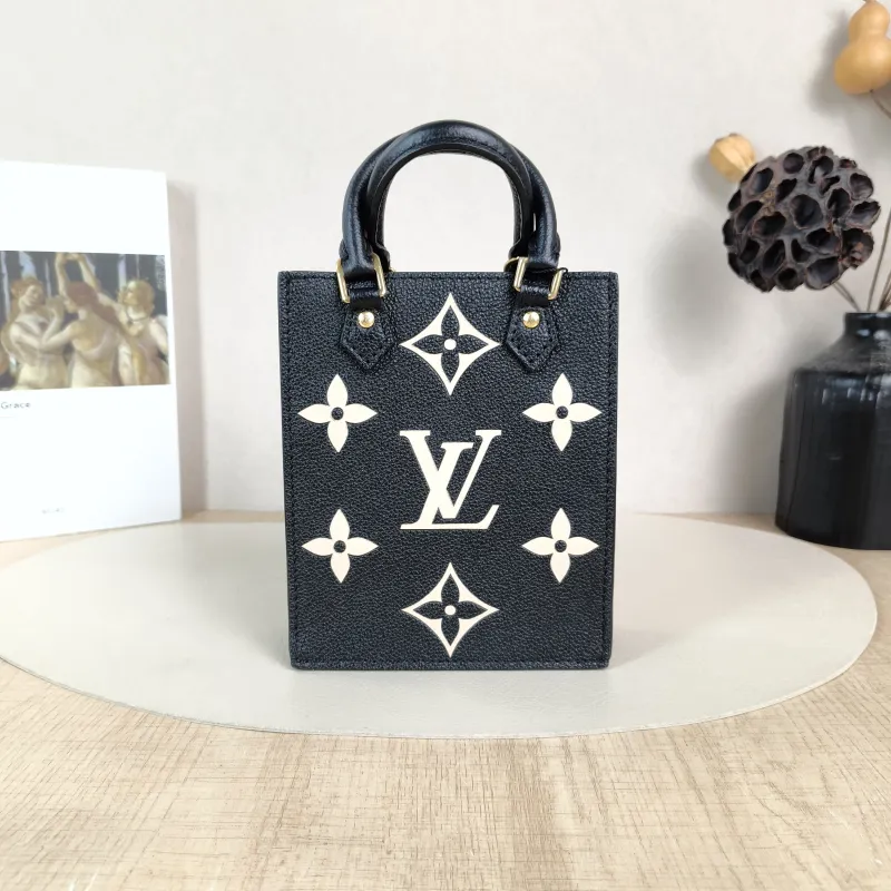 Louis Vuitton Crossbody Bag PETIT SAC PLAT Mini Calfskin Mini 14 × 5 × 17 cm — cover view 2 of 5
