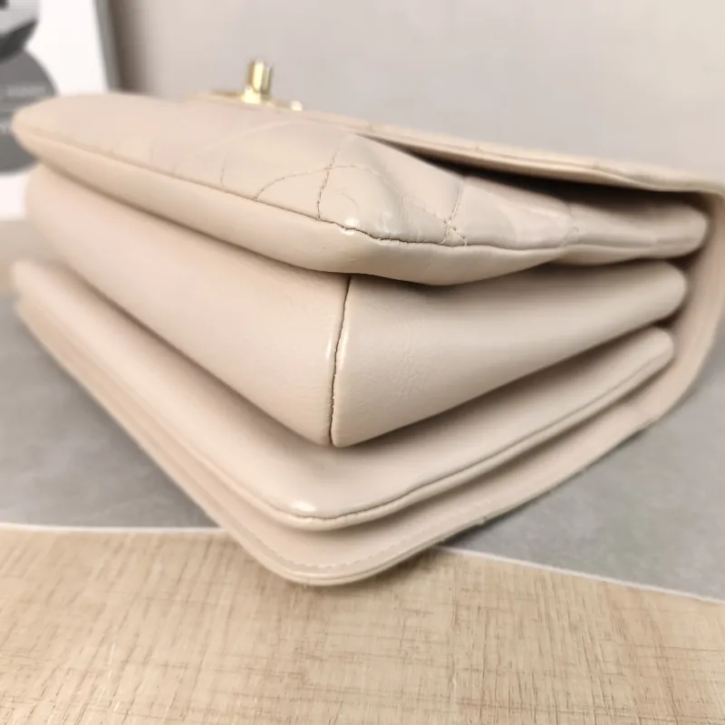 Chanel Crossbody Bag Crossbody Bag Beige Calfskin One Size24 × 10 × 16 cm — detail view 4 of 13