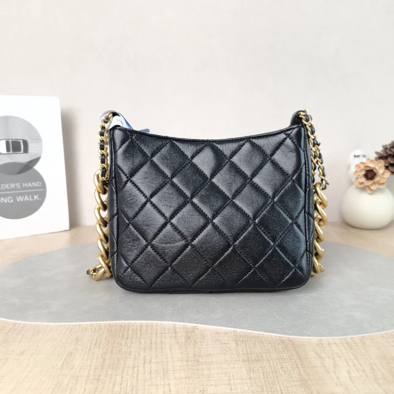 Chanel Shoulder Bag hobo Black Lambskin One Size 19 × 8 × 17 cm — cover view 3 of 5
