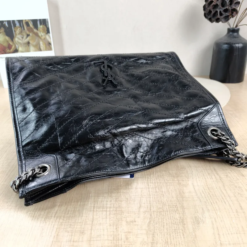SAINT LAURENT Shoulder Bag NIKI SHOPPING Shopping Tote Black Waxed Leather Medium33 × 11.5 × 27 cm — detail view 7 of 11