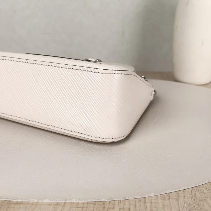 Louis Vuitton Shoulder Bag MARELLINI White Epi Embossed Calfskinmini19 × 6.5 × 13.5 cm — detail view 8 of 14