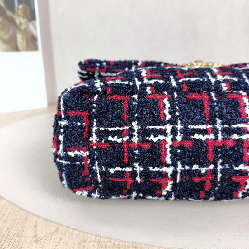Chanel Crossbody Bag19Bag Navy Small26 × 9 × 16 cm — detail view 5 of 13