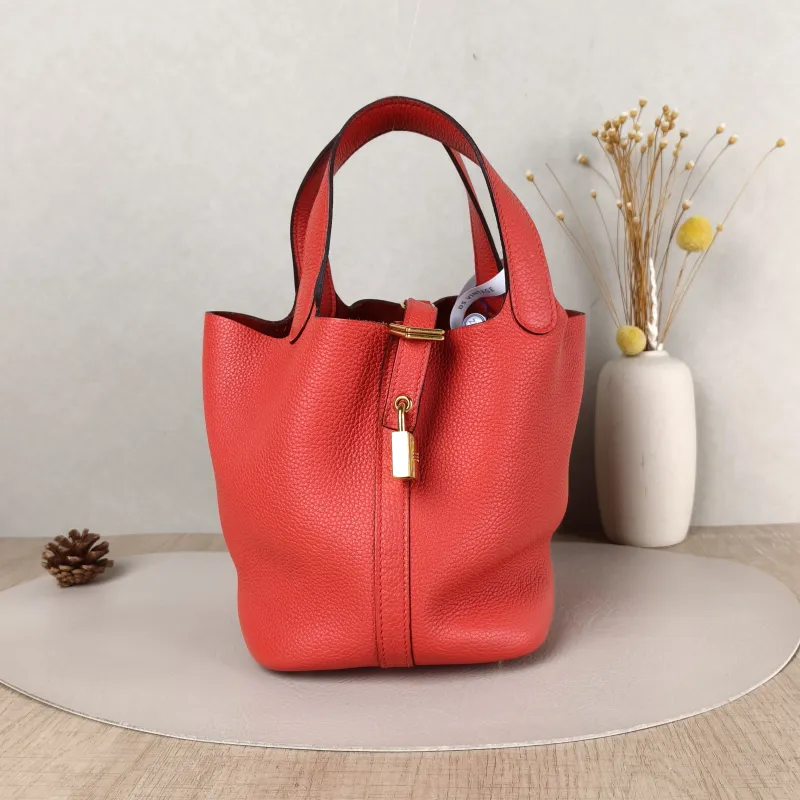 Hermès Top Handle Bag Picotin Lock 18 18S3 Red TC Calfskin Small18 × 13 × 18 cm