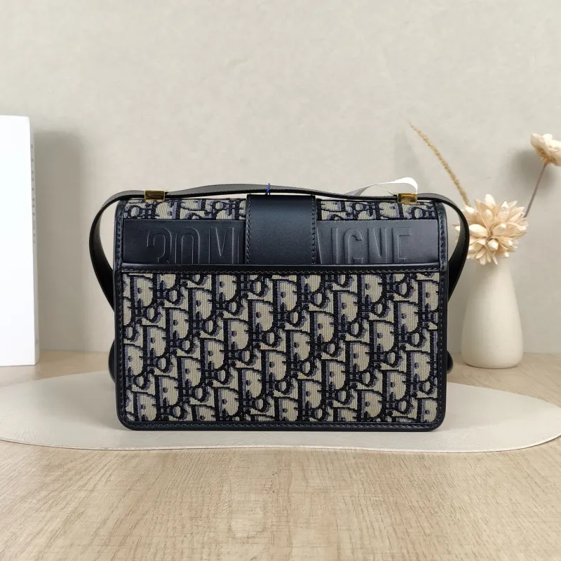 DIOR Crossbody Bag30Montaigne 30 Edition Canvas Medium25 × 9 × 16.5 cm — cover view 3 of 5