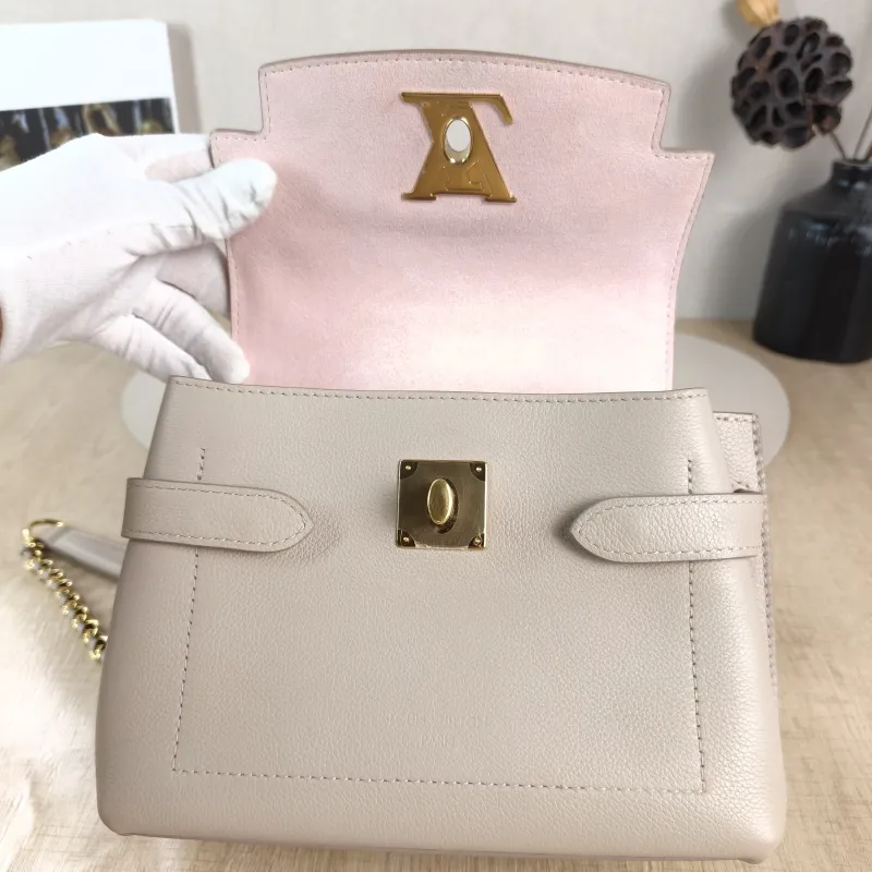 Louis Vuitton Crossbody Bag Lockme Ever Top Handle Bag Calfskin Mini 23 × 10 × 17 cm — detail view 5 of 13