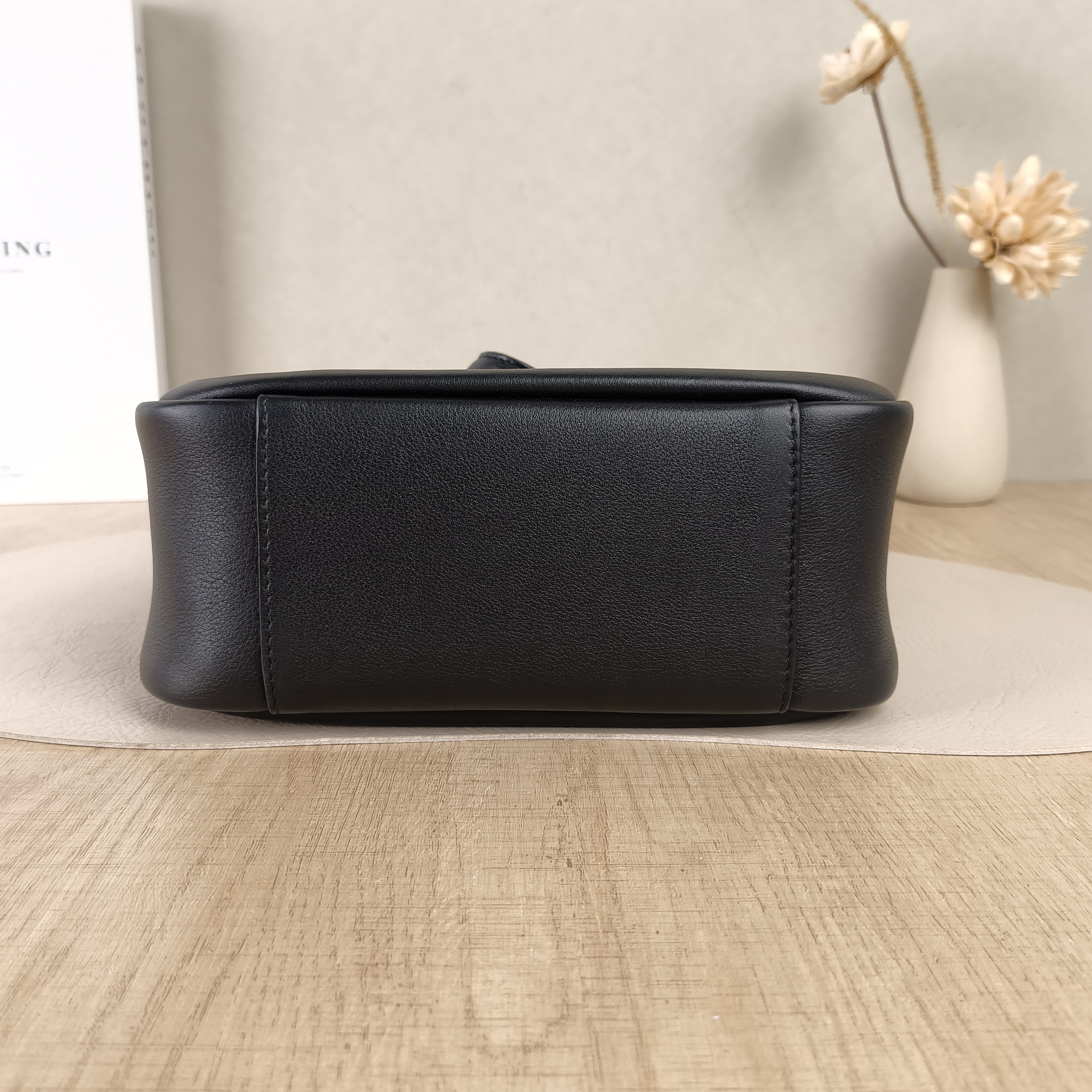 SAINT LAURENT Shoulder Bag LE 5 À 7 Hobo Black Calfskin Small22 × 8.5 × 23 cm — cover view 5 of 6
