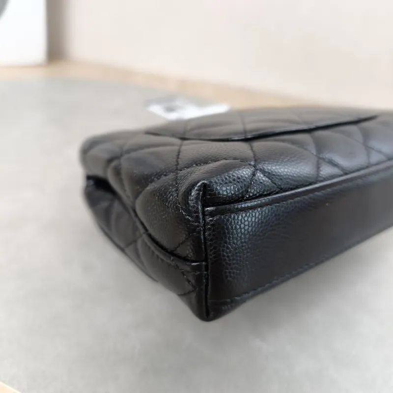 Chanel Top Handle Bag Coco Handle​Black Grained Calfskin Mini14.5 × 5.5 × 11.5 cm — detail view 14 of 22