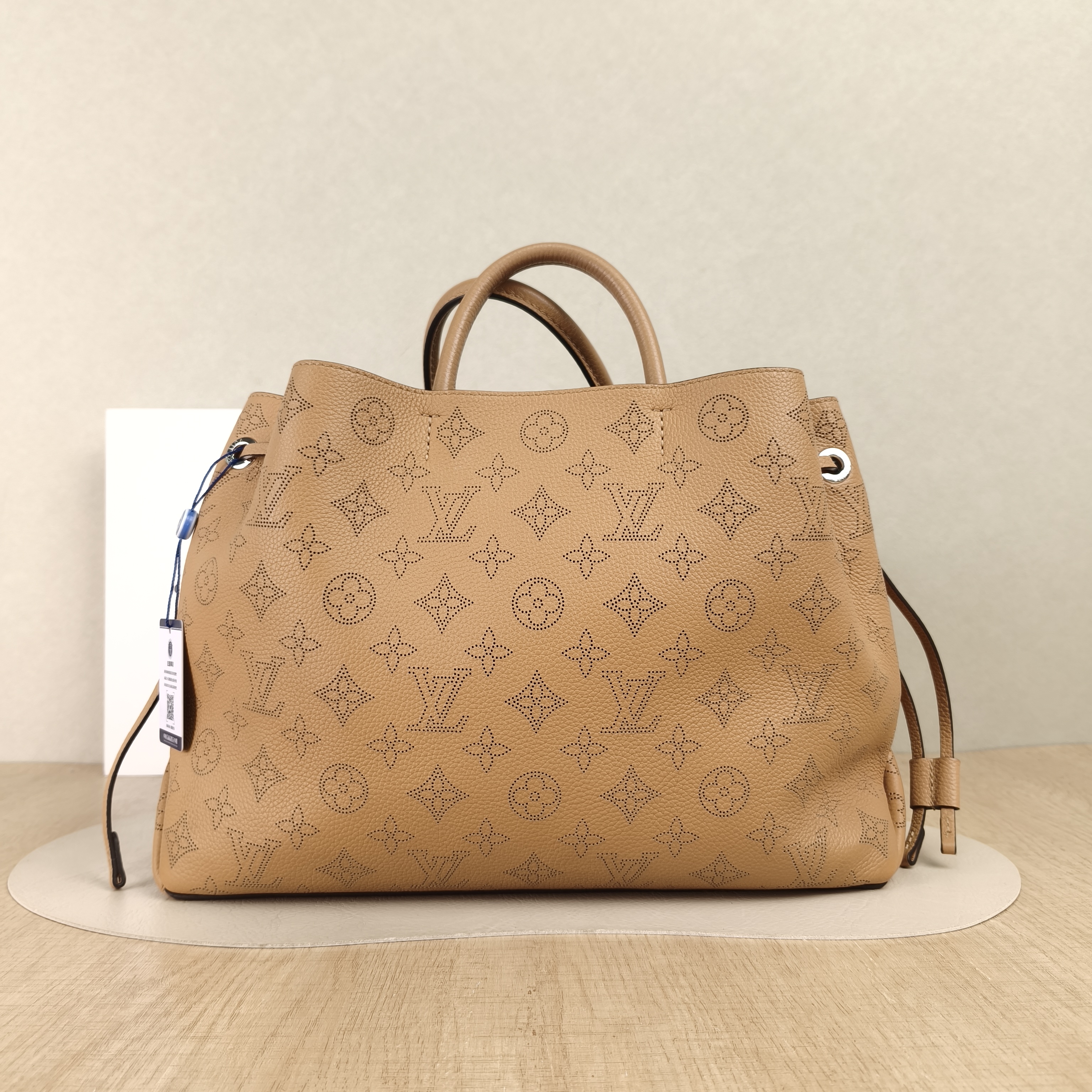 Louis Vuitton Crossbody Bag BELLA TOTE Brown Calfskin One Size32 × 13 × 23 cm — cover view 5 of 5