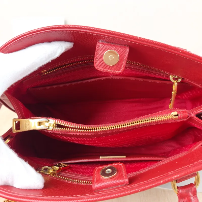 PRADA Top Handle Bag Dome Bag Red Calfskin One Size 31 × 14 × 22 cm — detail view 3 of 11
