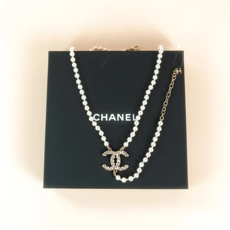 Chanel Necklace c Logo Necklace White Pearl One Size 42cm — cover view 3 of 7