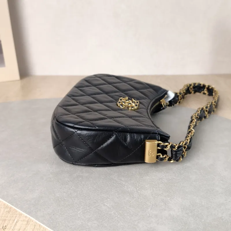 Chanel Shoulder Bag hobo 19 Black Lambskin Small 20 × 4.5 × 13 cm — detail view 9 of 11
