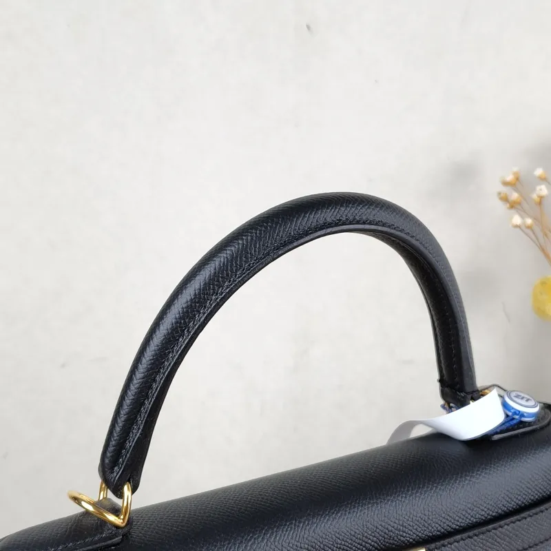 Hermès Shoulder Bag Kelly 28 Gold-Tone Hardware 89Black Epsom Calfskin Medium 28 × 10 × 22 cm C — detail view 4 of 13