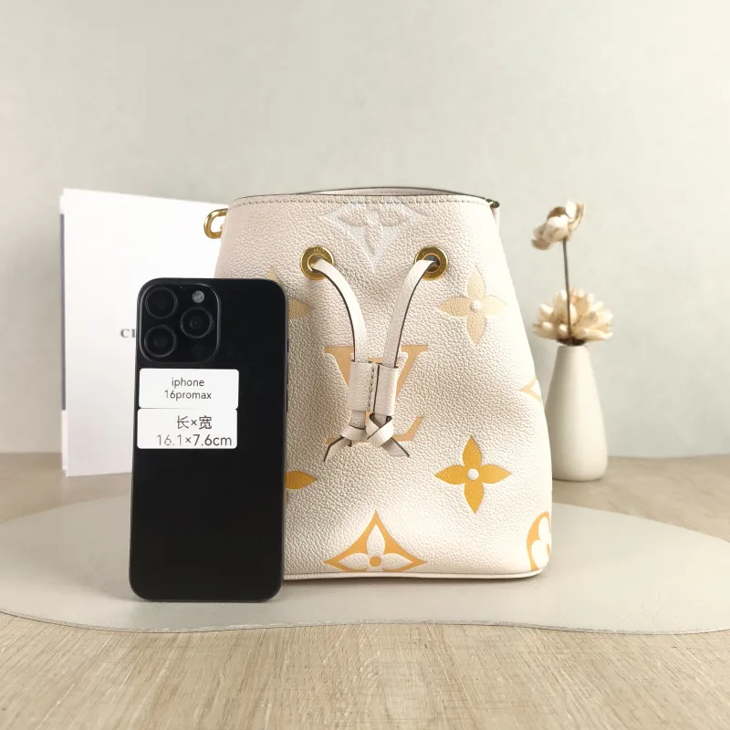 Louis Vuitton Crossbody Bag NÉONOÉ Bucket Bag BB Monogram Empreinte Embossed Calfskin BB 20 × 13 × 20 cm Conditioned — cover view 4 of 5