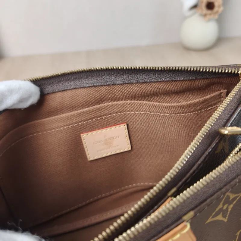 Louis Vuitton Crossbody Bag Multi Pochette Accessoires Shoulder Strap PVC Small 24 × 4 × 13.5 cm — detail view 1 of 16