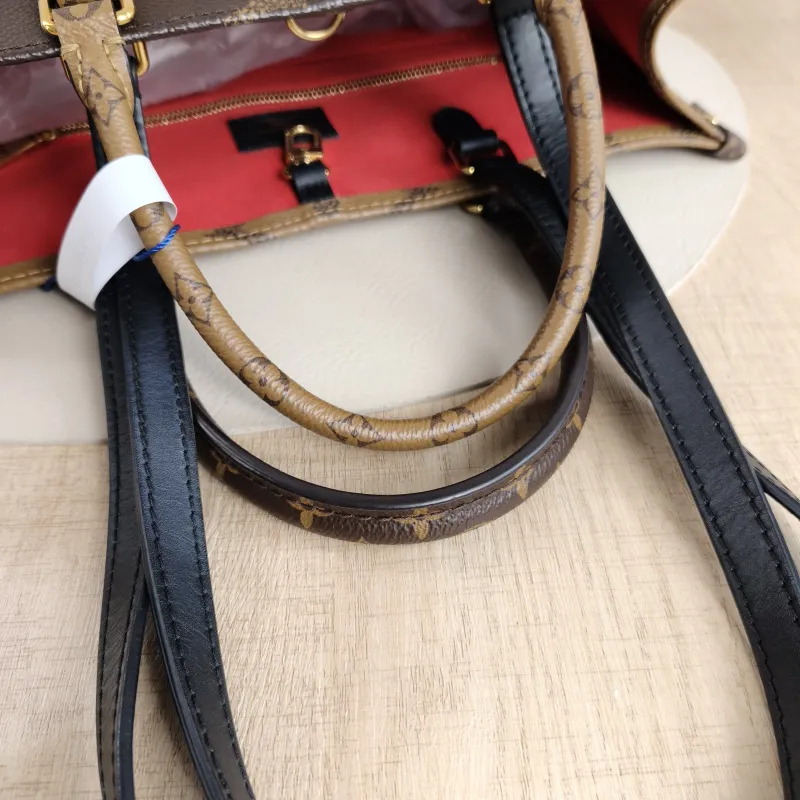 Louis Vuitton Shoulder Bag Onthego Medium Monogram PVC35 × 14 × 27 cm — detail view 12 of 12
