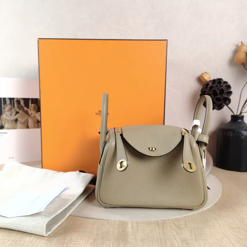 Hermès Crossbody Bag Lindy Mini 19 8Q Beige TC Calfskin Mini 19 × 9.5 × 13 cm G — cover view 4 of 6