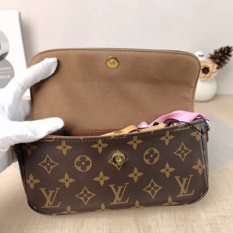 Louis Vuitton Crossbody Bag IVY Monogram PVC Small23.5 × 4.3 × 12 cm — detail view 12 of 12